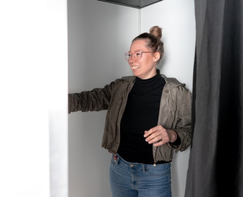 Mädchen im Klassiker/ Mädchen in der Fotobox